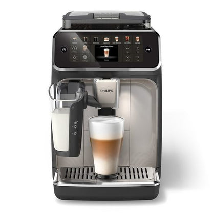 EP5547/90 Kaffeevollautomat 5500 Series mit 20 Kaffeespezialitäten (heiß oder eisgekühlt), LatteGo-Milchsystem und SilentBrew Technologie, in Schwarz verchromt