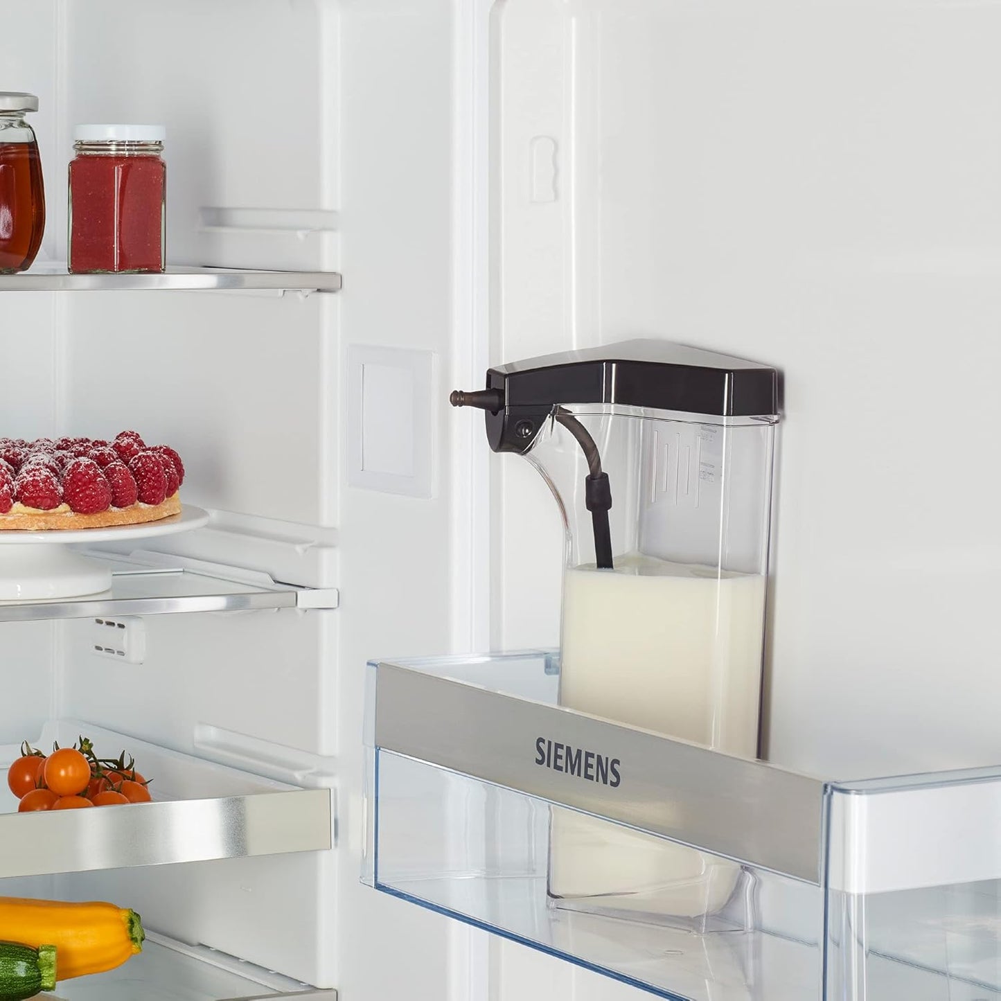 SIEMENS-Kaffeevollautomat EQ900 TQ903D43, intuitives 6,8" TFT-Display, Geräuschreduzierung App-Steuerung, Barista-Modus, AromaSelect, 3 Profile, edelstahl